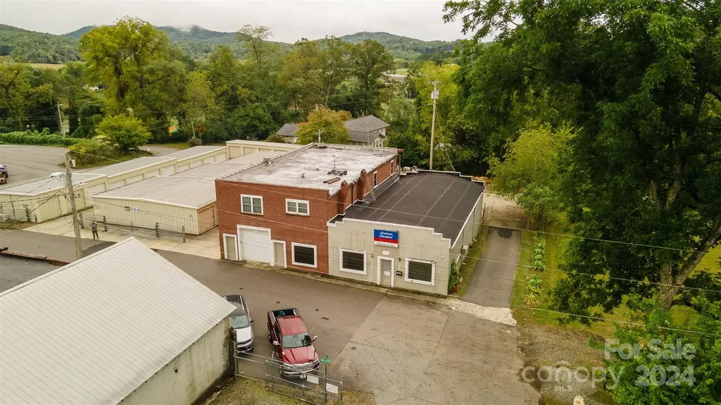 6 Sanderson Street Hayesville NC 28904