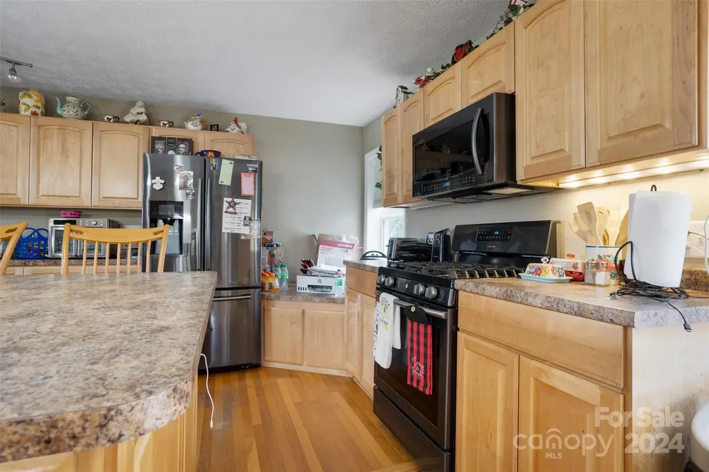 6 Sanderson Street Hayesville NC 28904