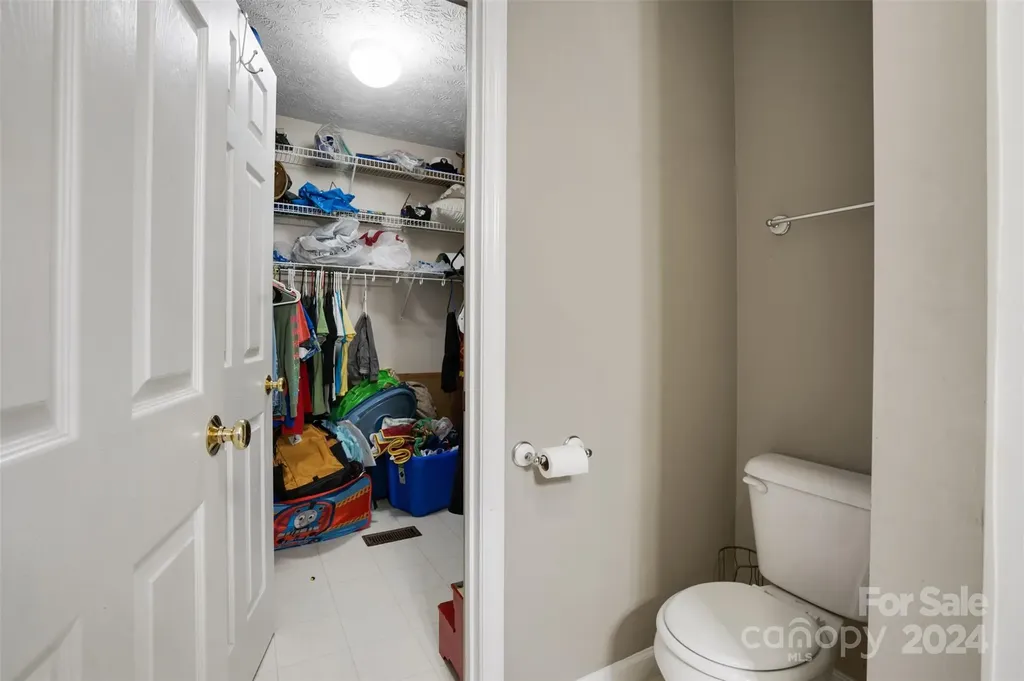6 Sanderson Street Hayesville NC 28904