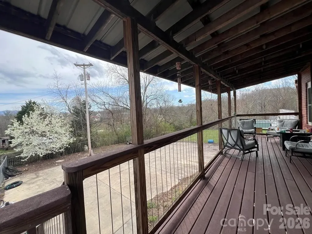 6 Sanderson Street Hayesville NC 28904