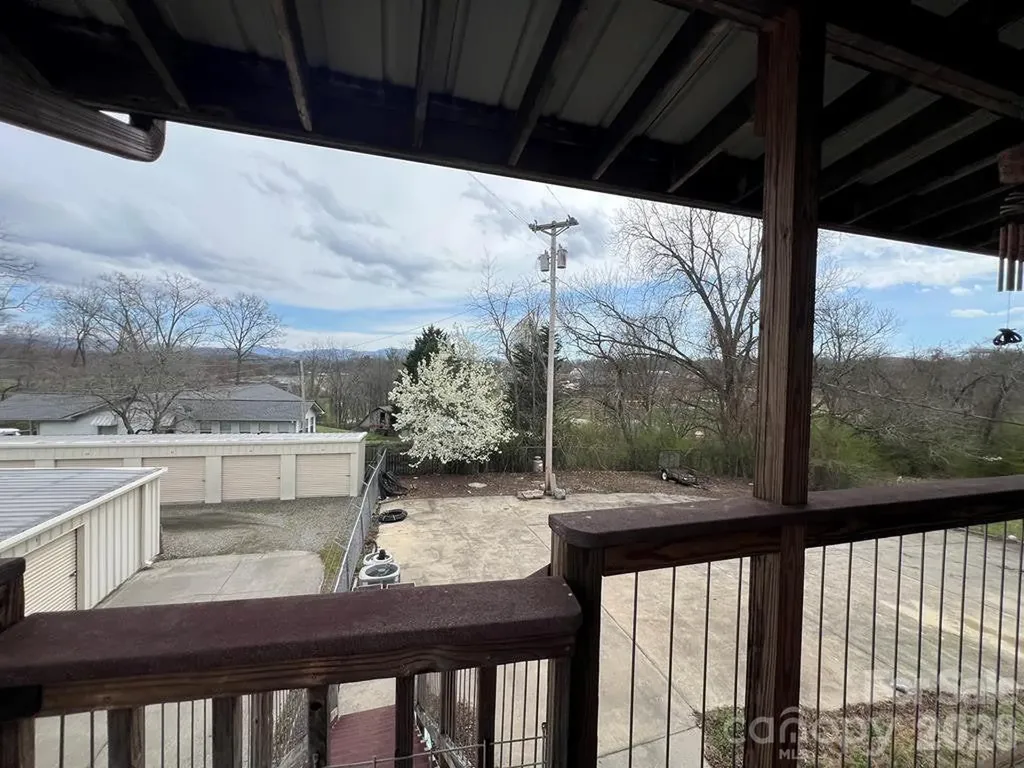 6 Sanderson Street Hayesville NC 28904
