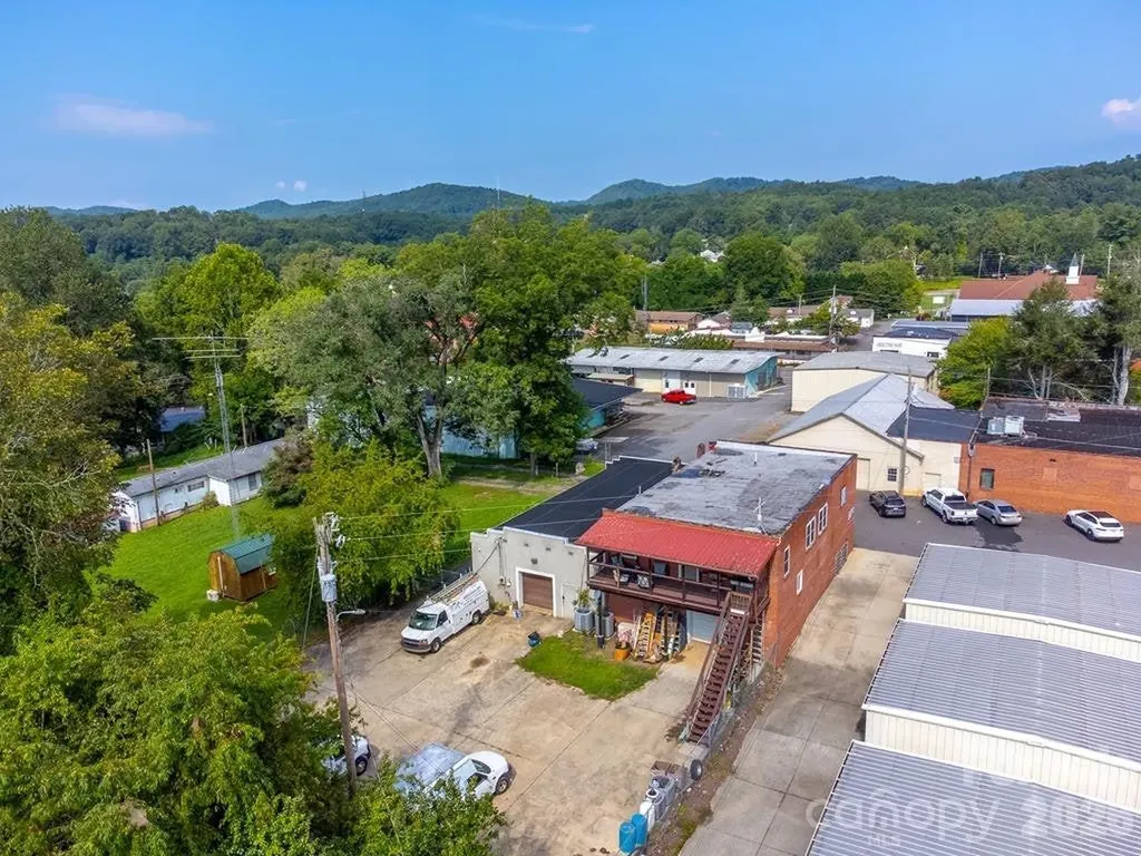 6 Sanderson Street Hayesville NC 28904