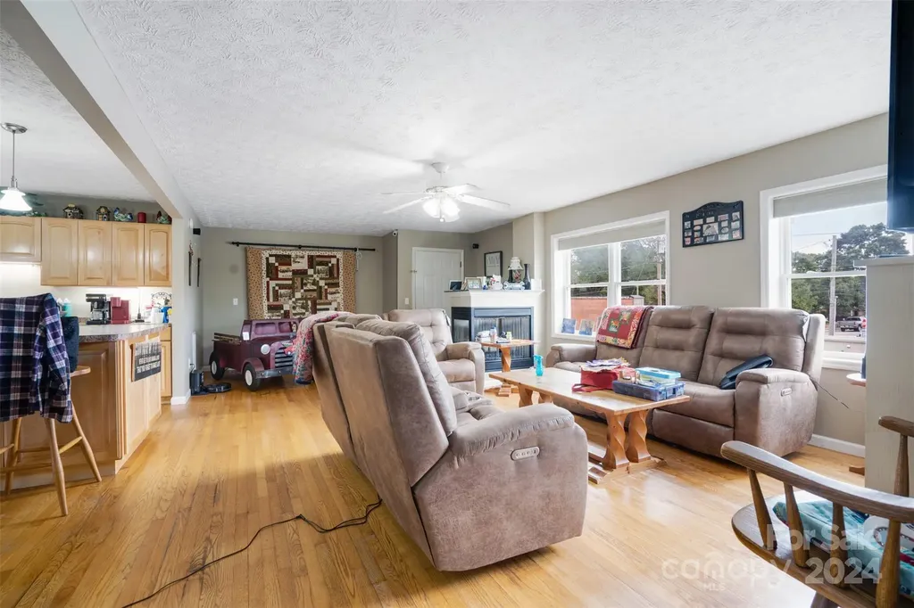6 Sanderson Street Hayesville NC 28904