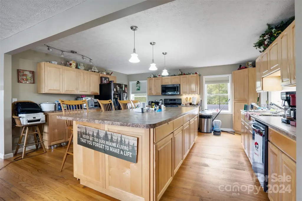 6 Sanderson Street Hayesville NC 28904