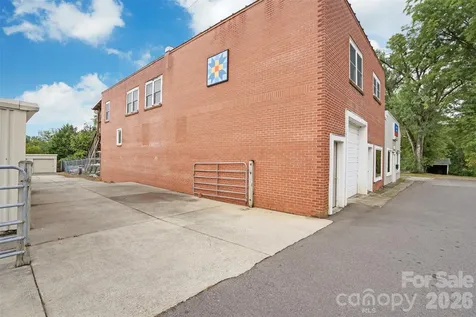 6 Sanderson Street Hayesville NC 28904