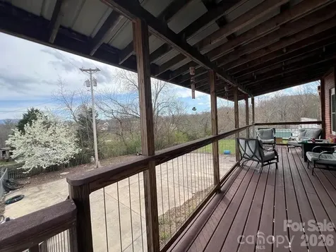 6 Sanderson Street Hayesville NC 28904