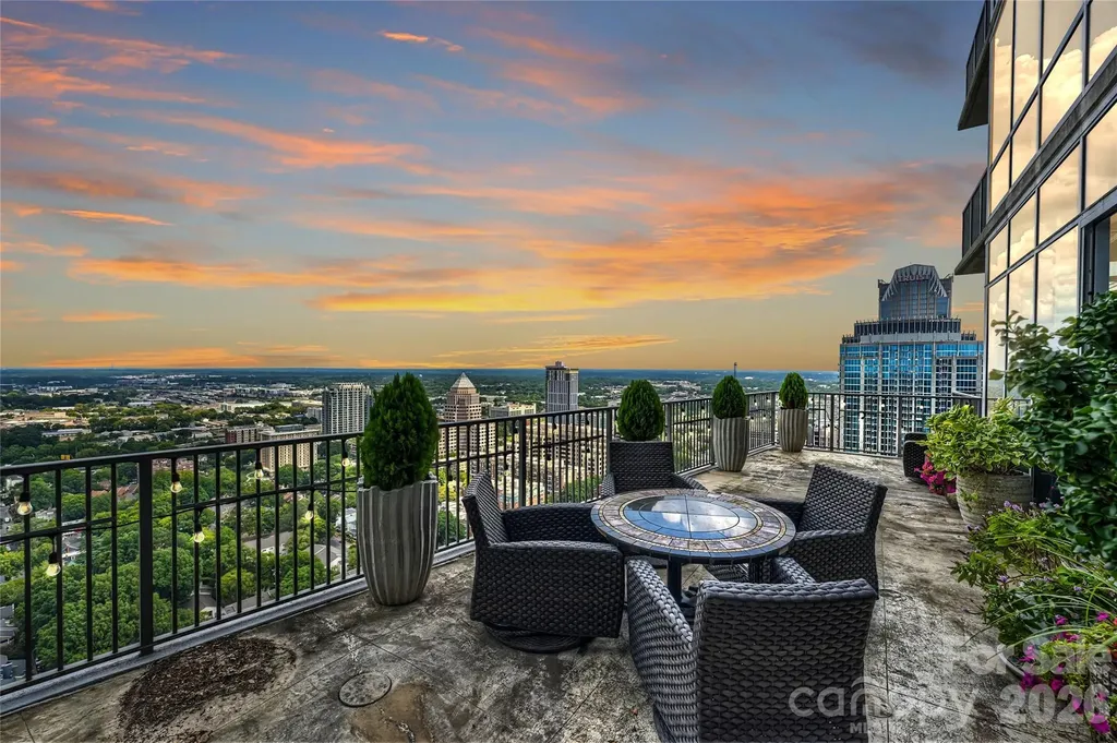 215 N Pine Street Charlotte NC 28202