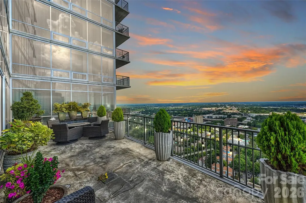 215 N Pine Street Charlotte NC 28202