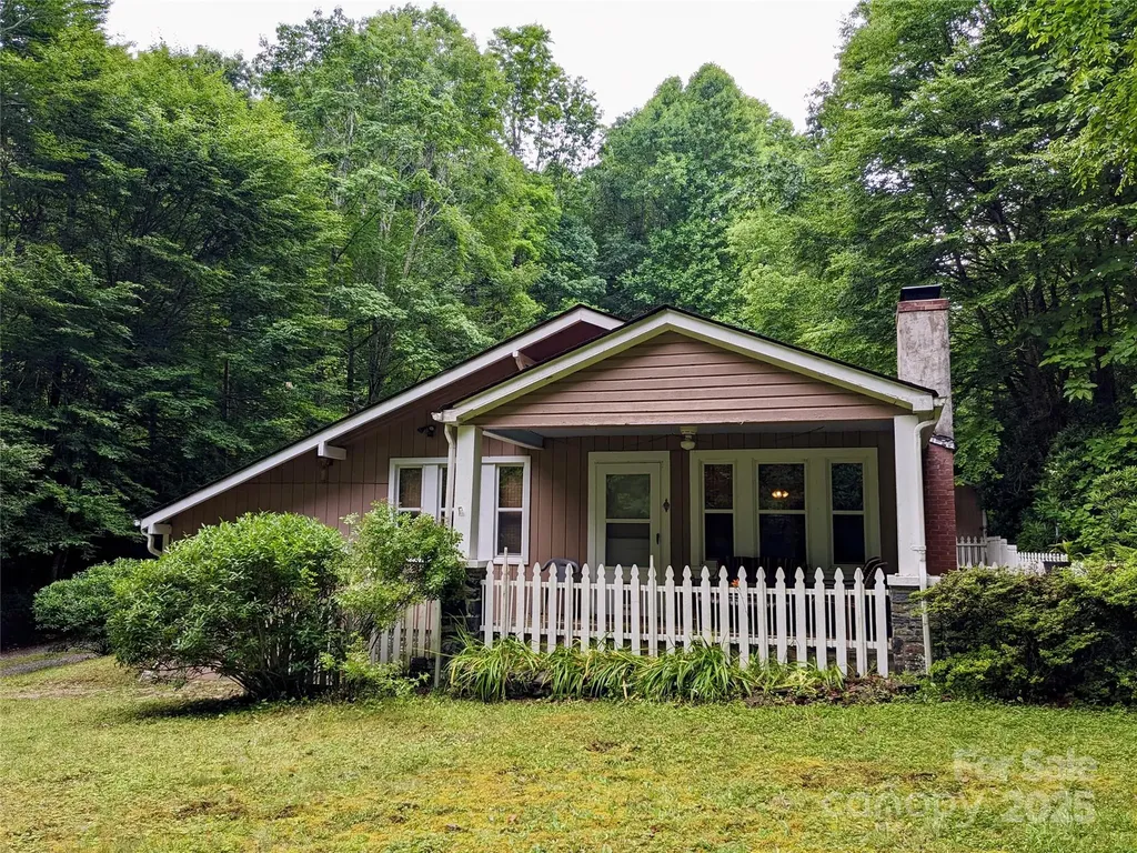 46 Tree Farm Road Spruce Pine NC 28777