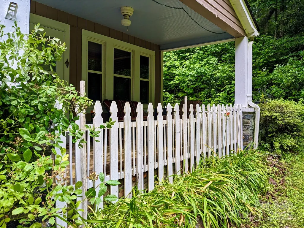 46 Tree Farm Road Spruce Pine NC 28777