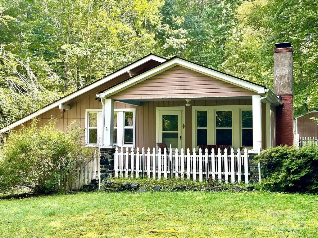 46 Tree Farm Road Spruce Pine NC 28777