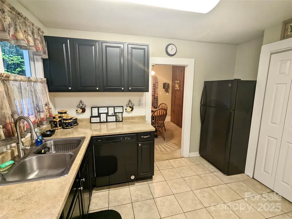 46 Tree Farm Road Spruce Pine NC 28777