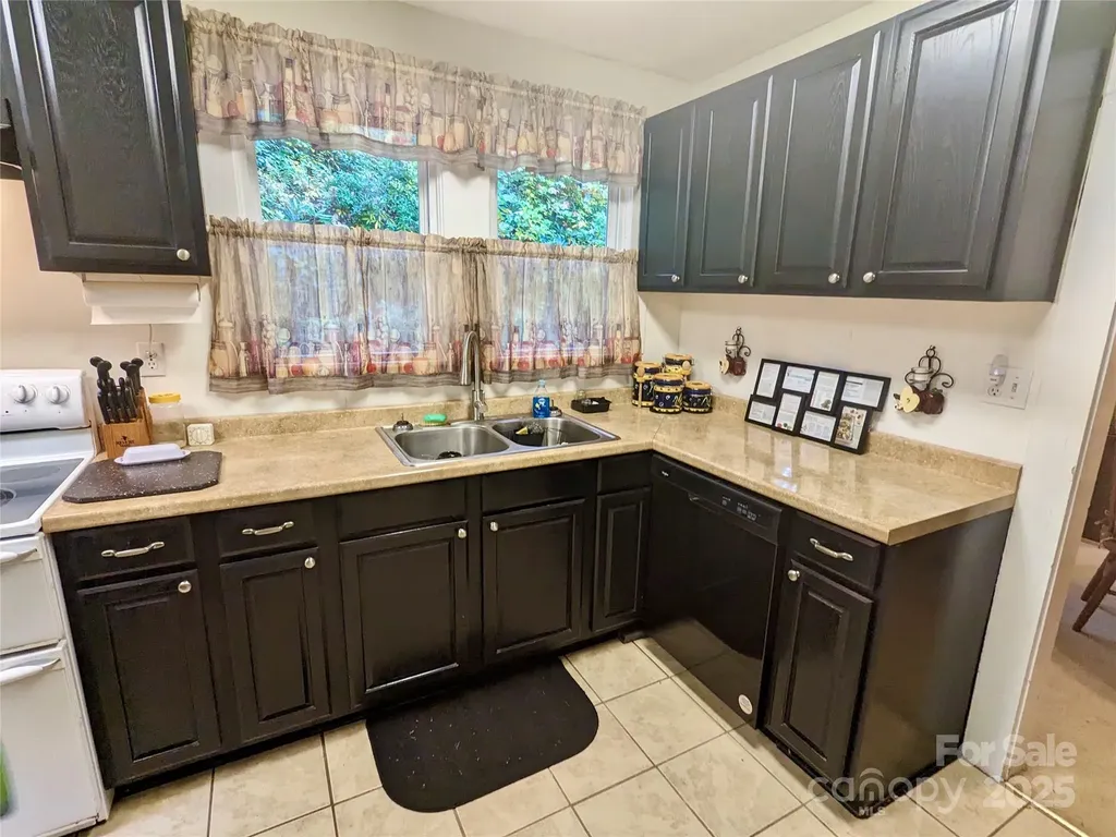 46 Tree Farm Road Spruce Pine NC 28777