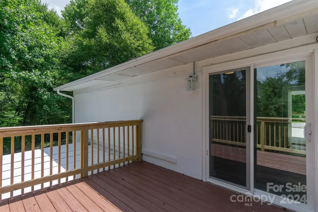 468 Deer Park Lake Road Spruce Pine NC 28777