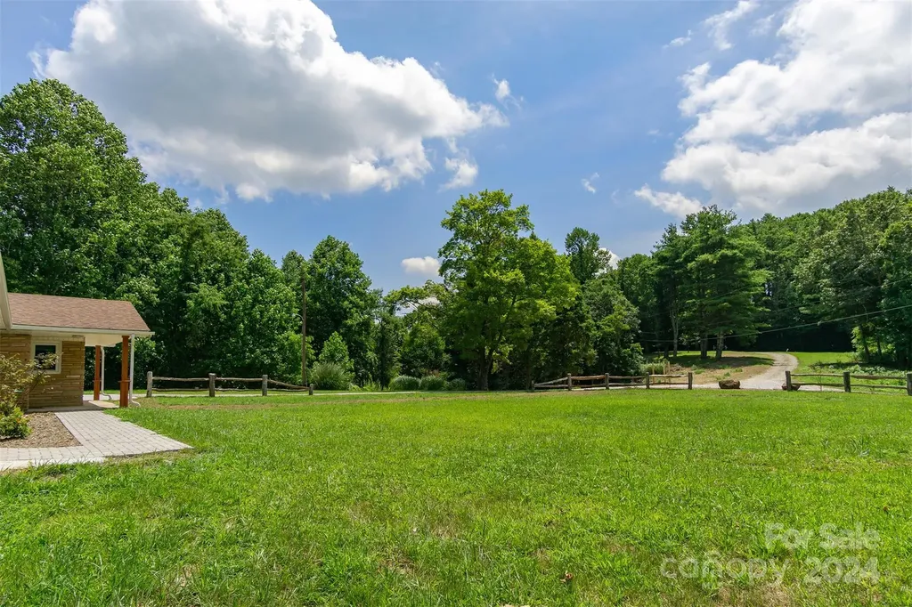 468 Deer Park Lake Road Spruce Pine NC 28777