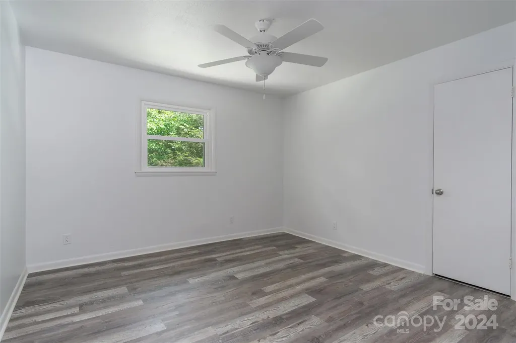 468 Deer Park Lake Road Spruce Pine NC 28777