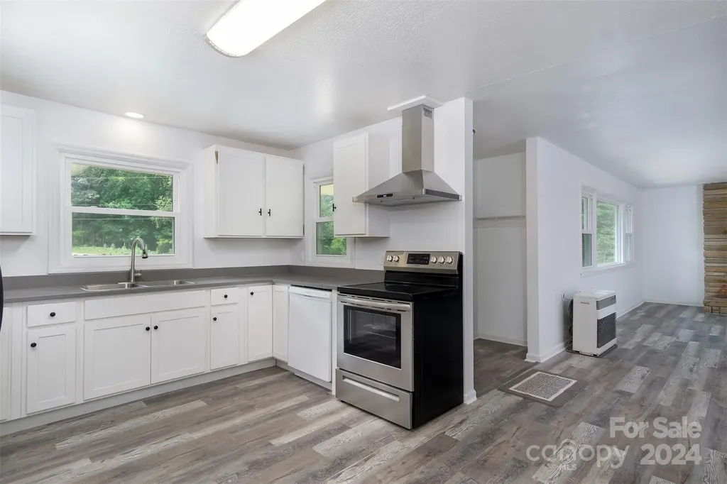 468 Deer Park Lake Road Spruce Pine NC 28777
