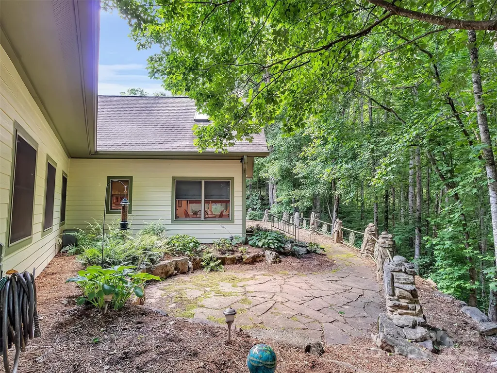144 Ruffed Grouse Lane Waynesville NC 28786