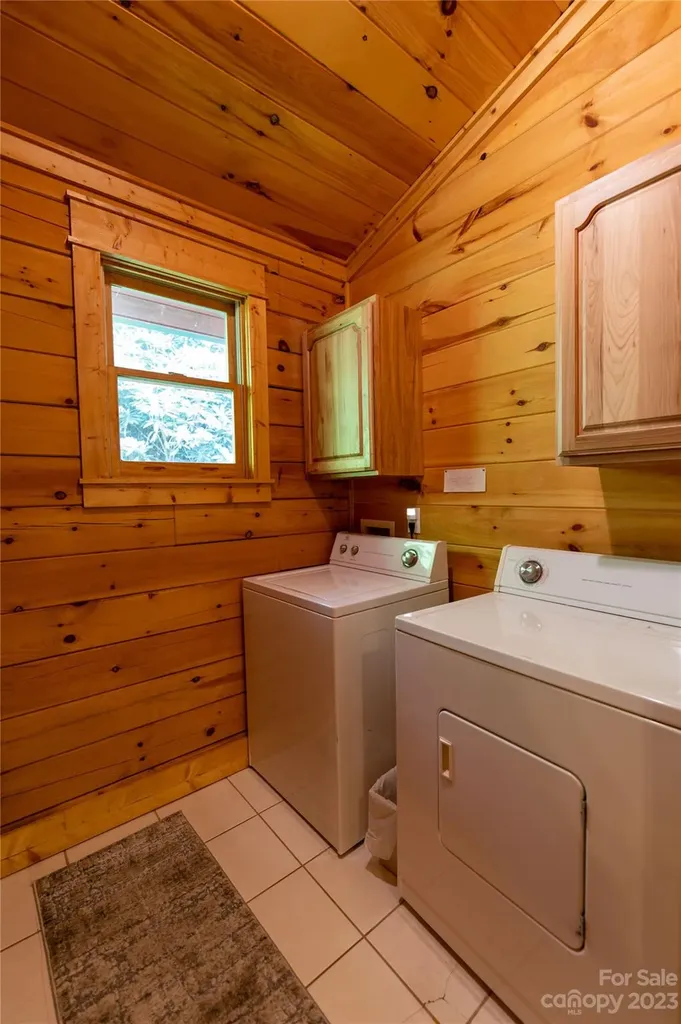 120 Brookwood Lane Burnsville NC 28714