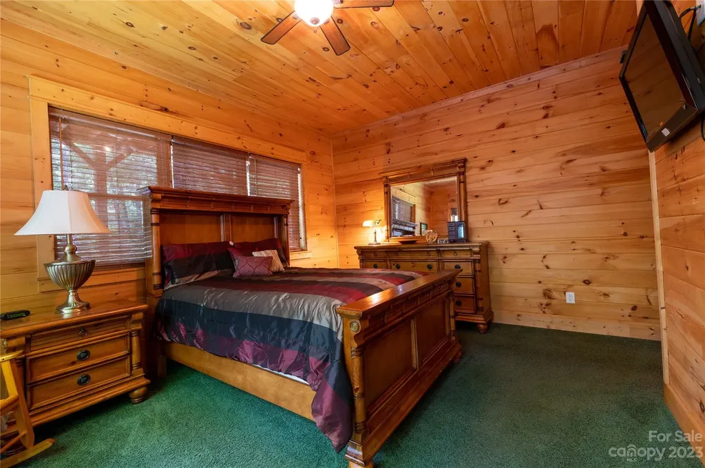 120 Brookwood Lane Burnsville NC 28714