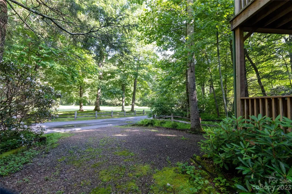 120 Brookwood Lane Burnsville NC 28714