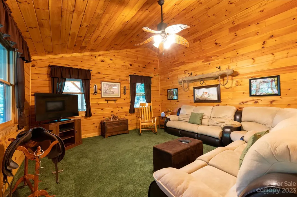 120 Brookwood Lane Burnsville NC 28714
