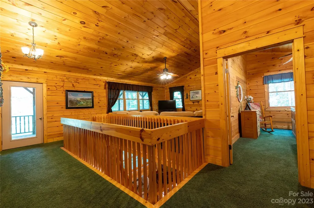 120 Brookwood Lane Burnsville NC 28714
