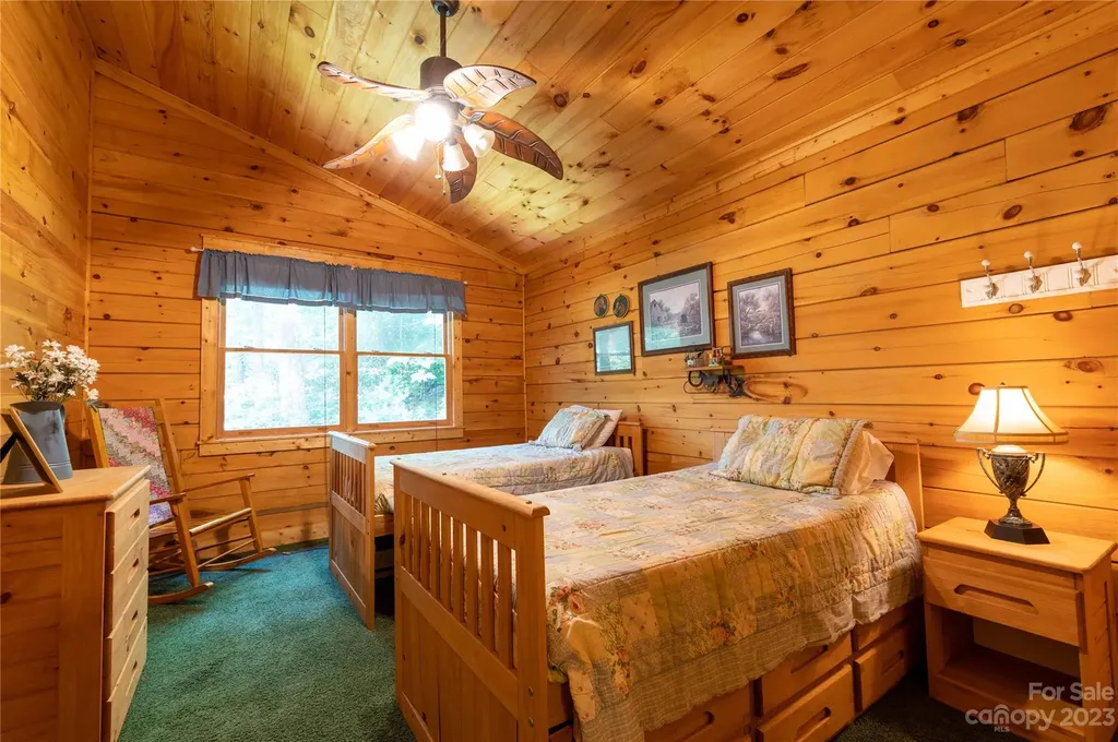 120 Brookwood Lane Burnsville NC 28714