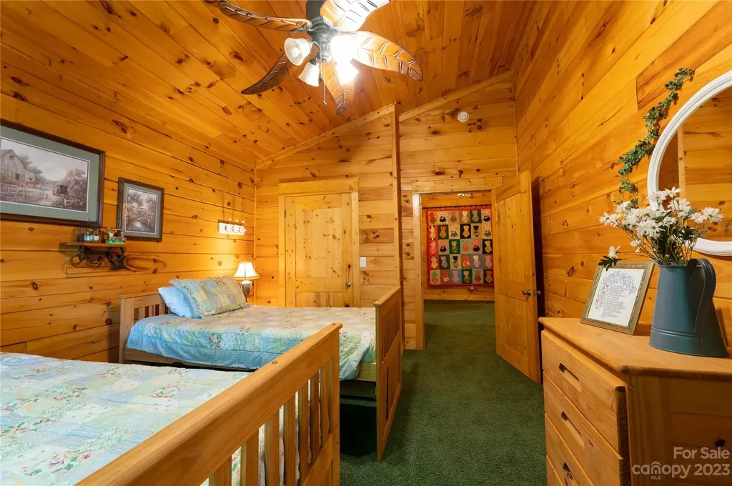 120 Brookwood Lane Burnsville NC 28714