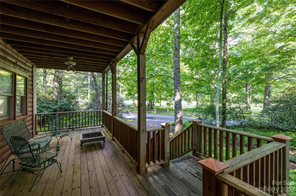120 Brookwood Lane Burnsville NC 28714