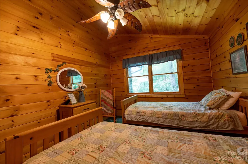 120 Brookwood Lane Burnsville NC 28714