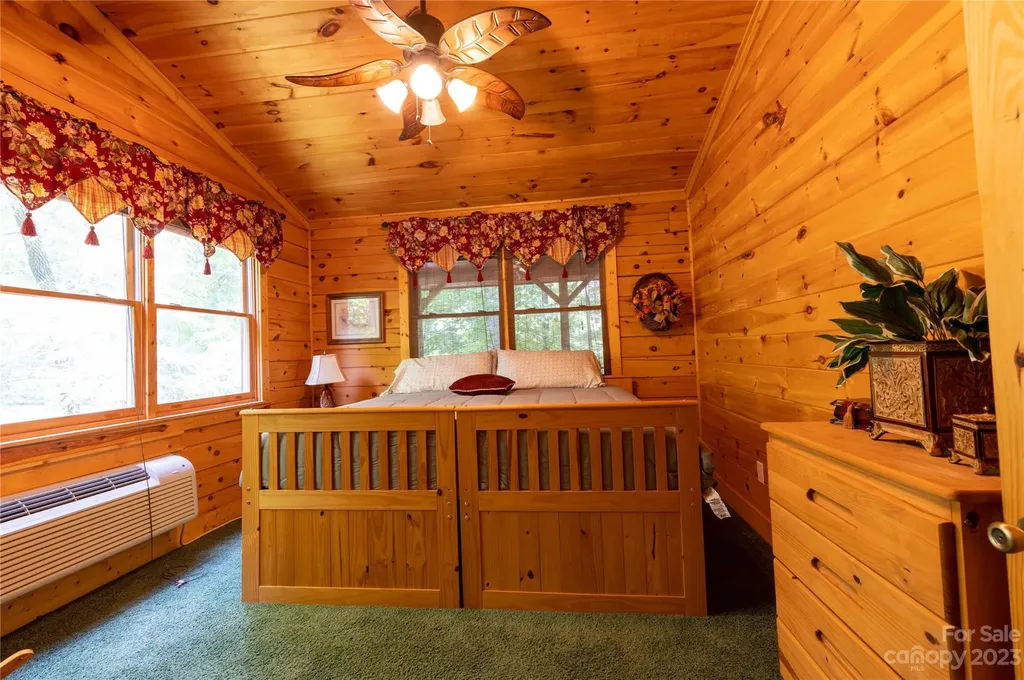 120 Brookwood Lane Burnsville NC 28714