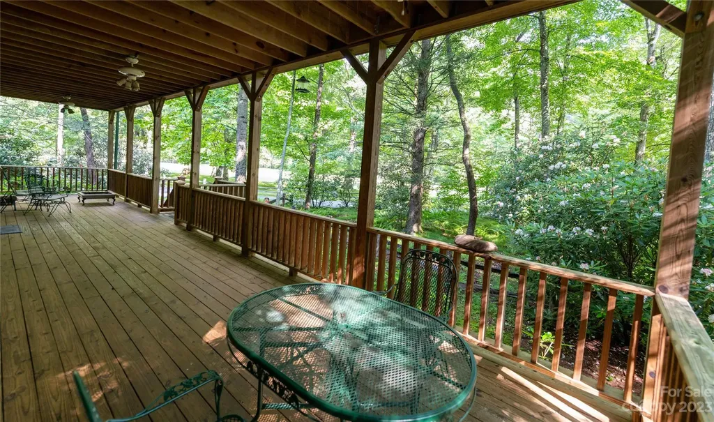 120 Brookwood Lane Burnsville NC 28714