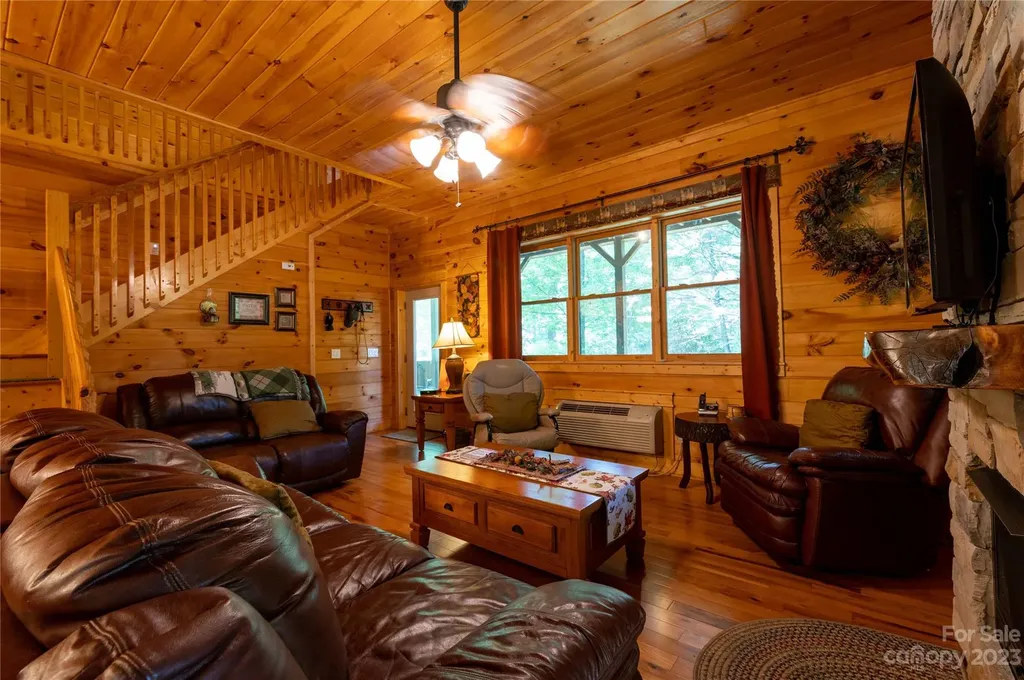 120 Brookwood Lane Burnsville NC 28714