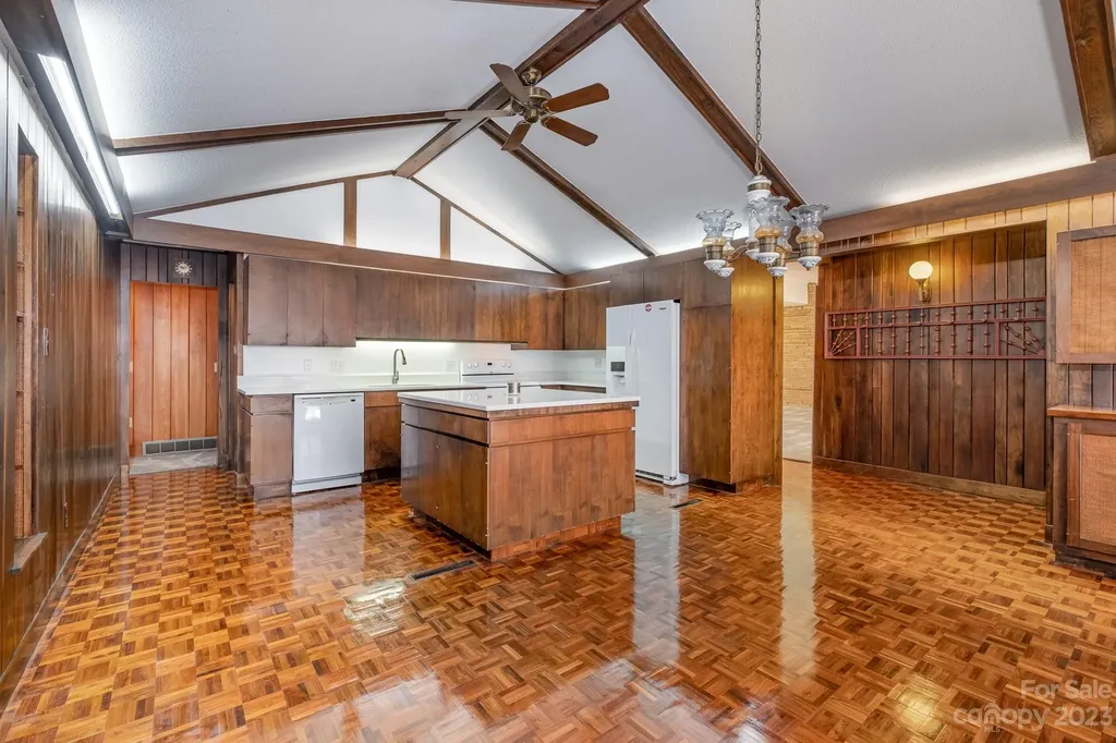 2756 Peachtree Road Statesville NC 28625