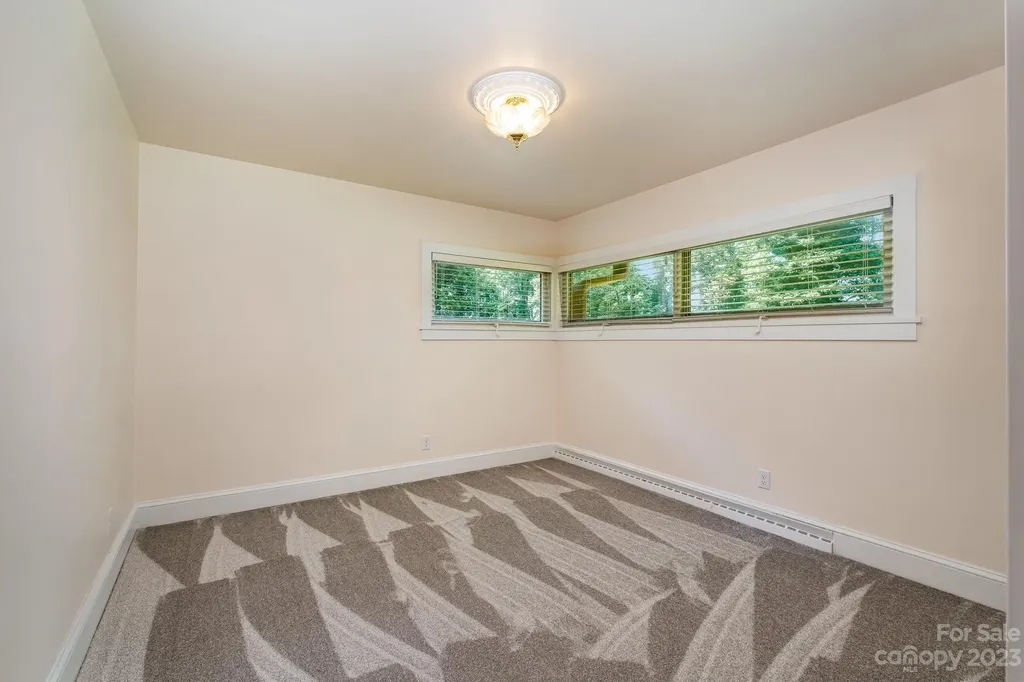 2756 Peachtree Road Statesville NC 28625