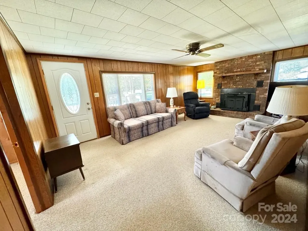 565 Neely Road Brevard NC 28712
