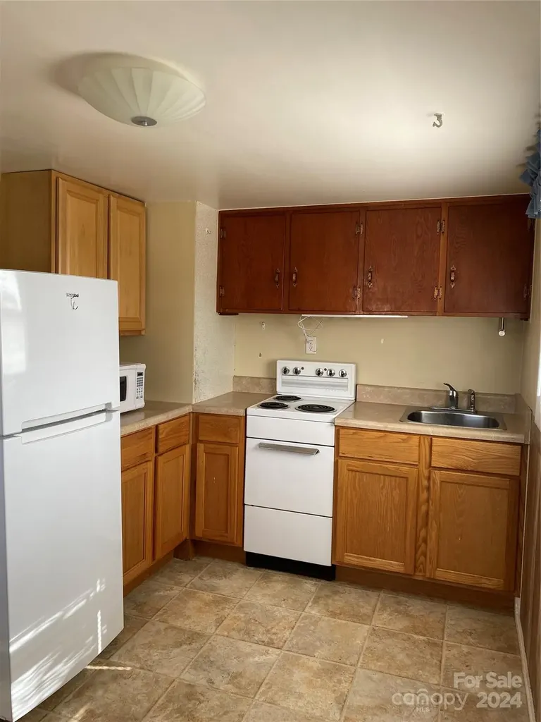 565 Neely Road Brevard NC 28712