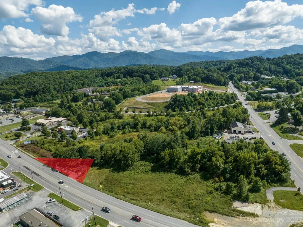1207 Dellwood Road Waynesville NC 28786
