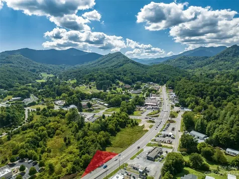 1207 Dellwood Road Waynesville NC 28786