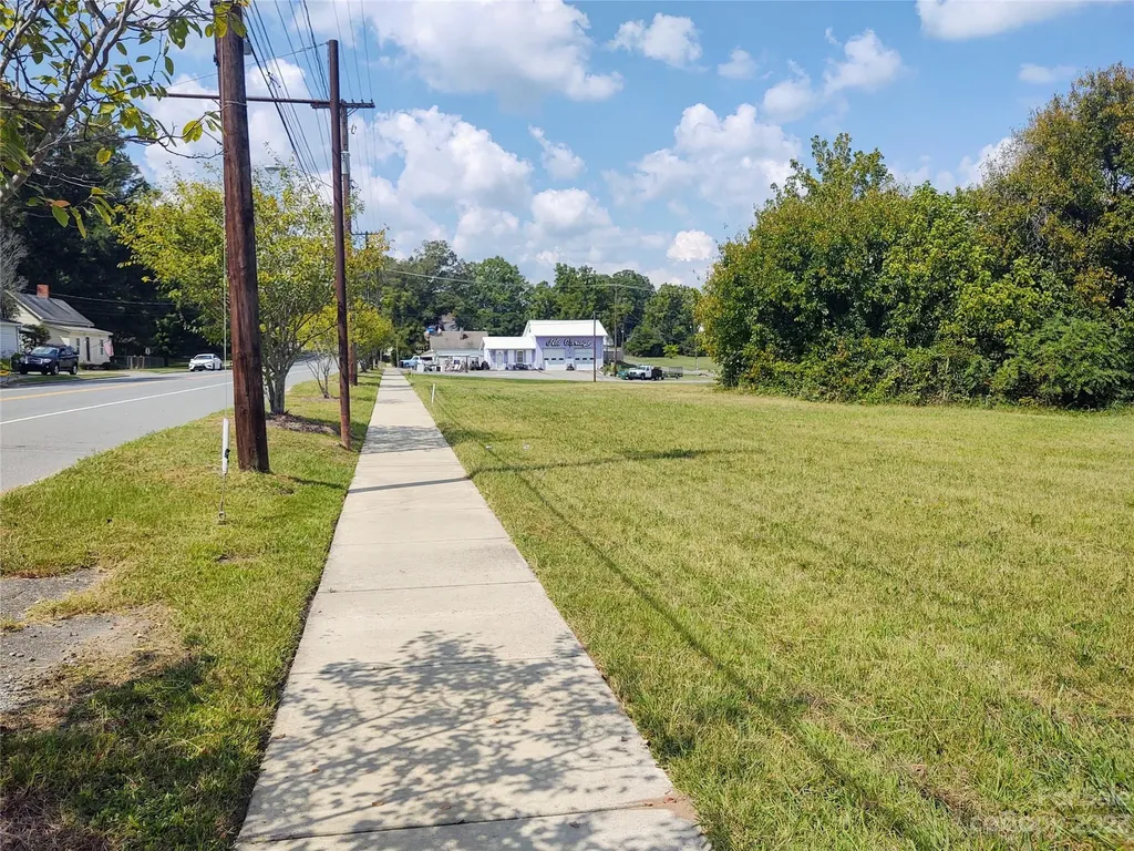 207 Virginia Avenue Bessemer City NC 28016