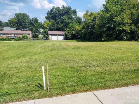 207 Virginia Avenue Bessemer City NC 28016