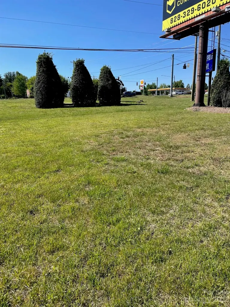123 Francis Road Hendersonville NC 28792