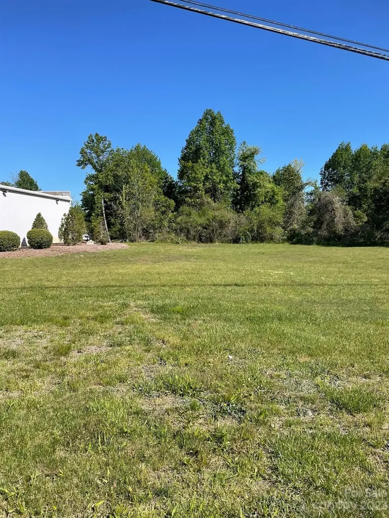 123 Francis Road Hendersonville NC 28792