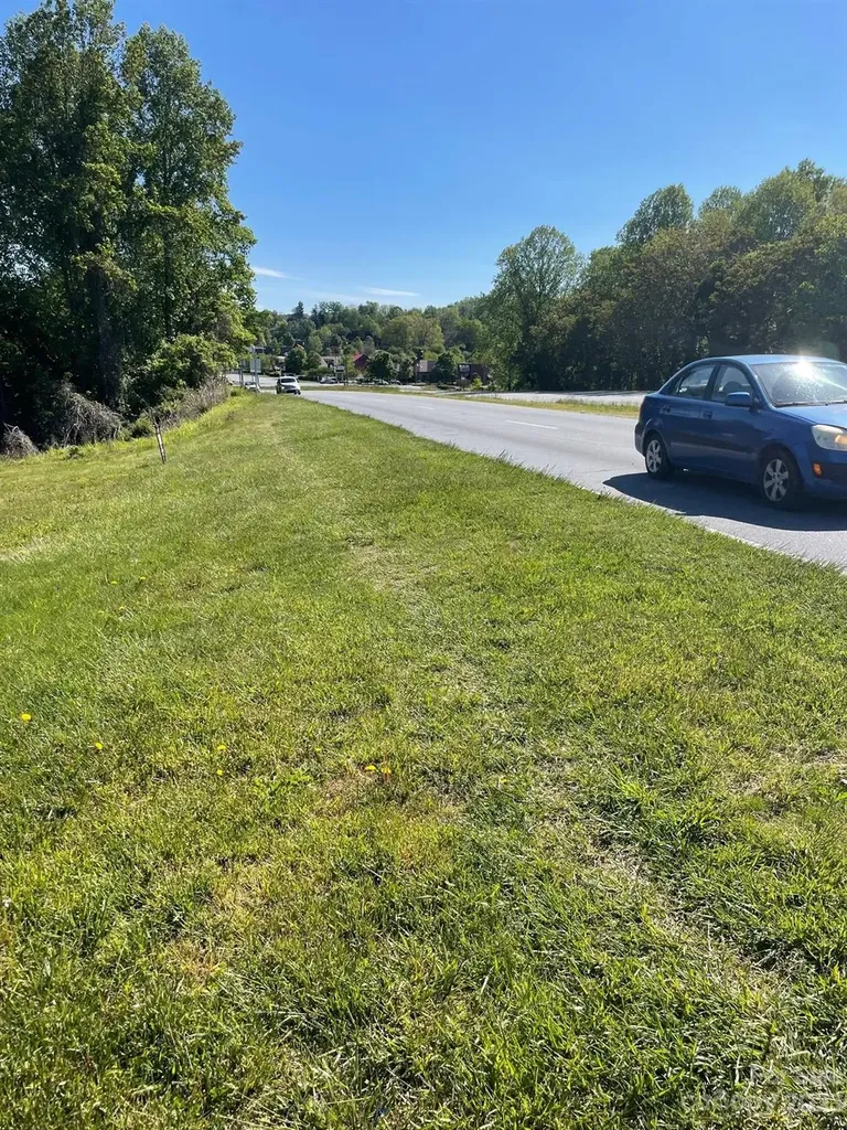 123 Francis Road Hendersonville NC 28792
