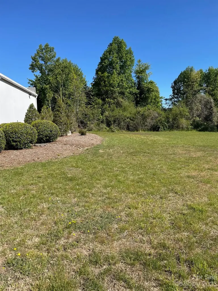 123 Francis Road Hendersonville NC 28792