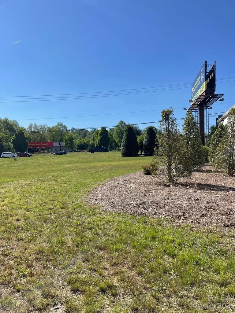 123 Francis Road Hendersonville NC 28792