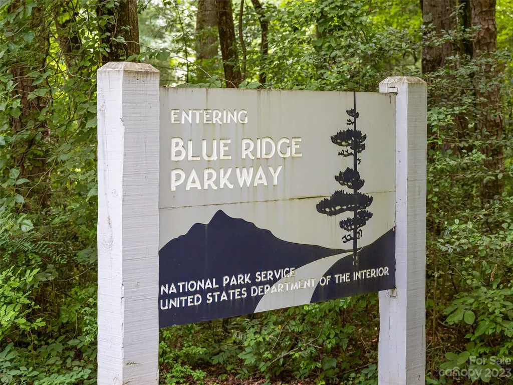 9999 Cedar Hill Drive Asheville NC 28803
