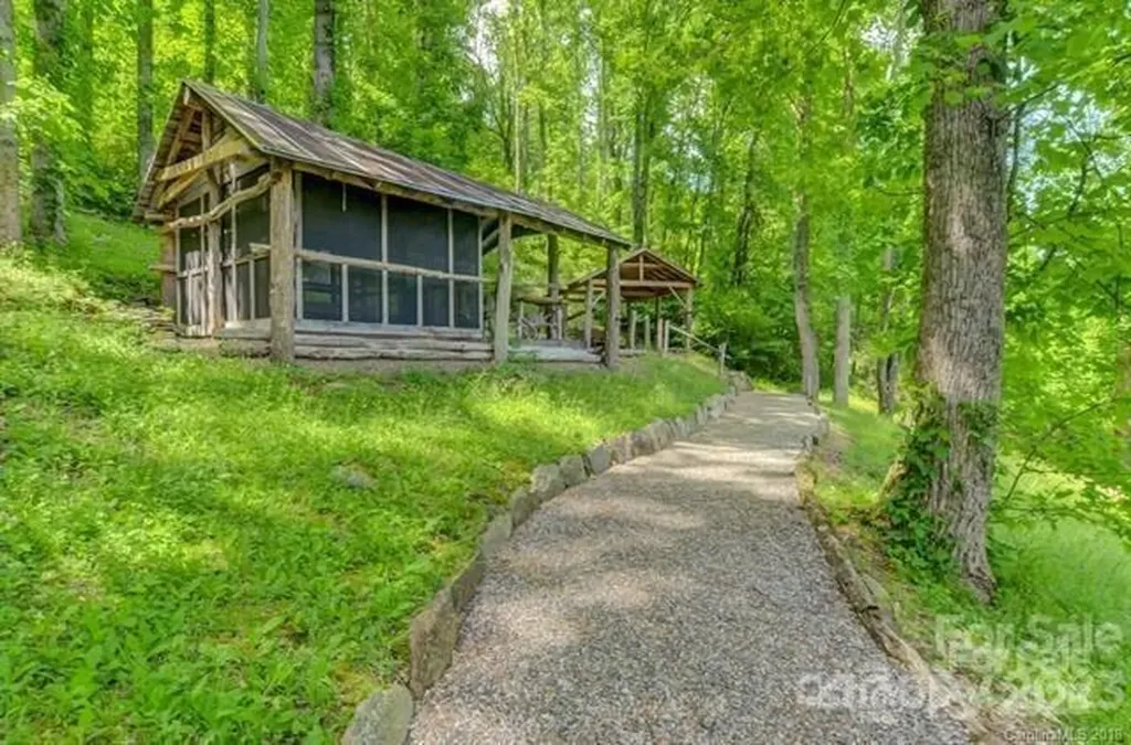 580 Freemont Drive Leicester NC 28748