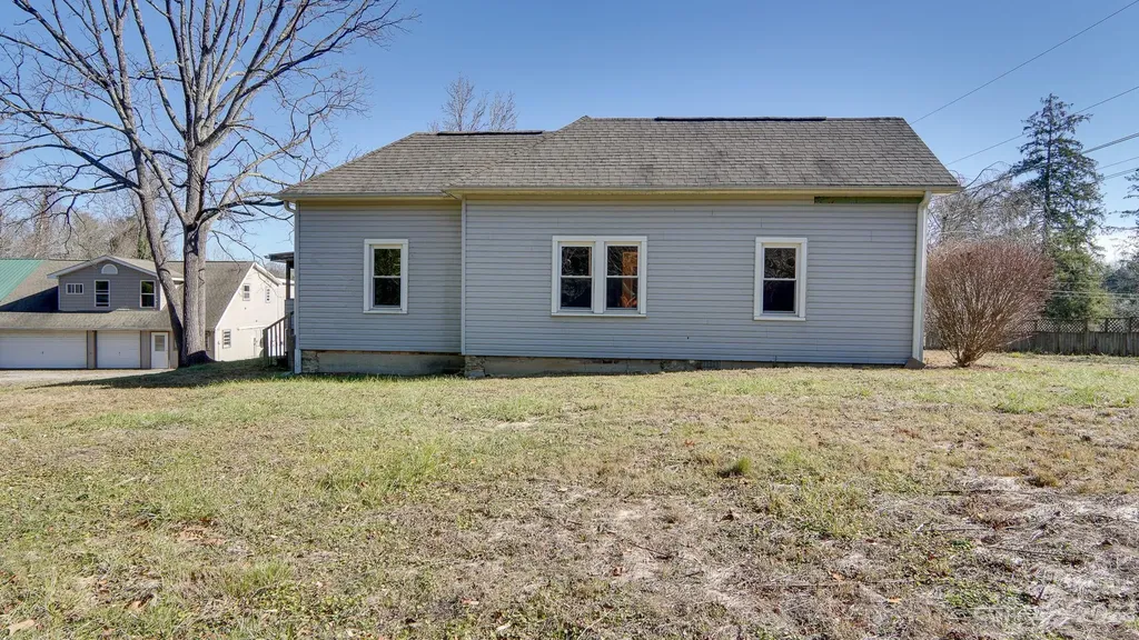 14 & 16 Rosebud Lane Hendersonville NC 28739